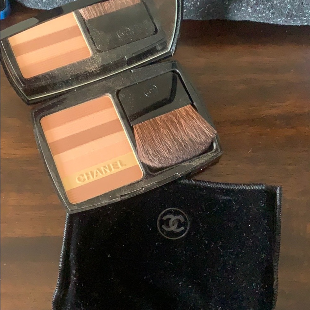 Soleil tan de Chanel 907 sable beige